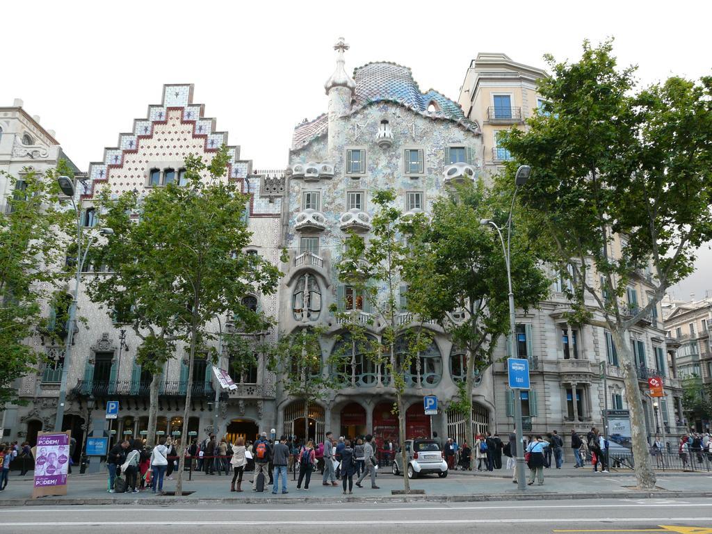 Casa Mathilda Panzió Barcelona Kültér fotó